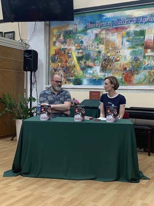 ОДРЖАНА ПРОМОЦИЈА РОМАНА „КАРОТА“ ДАРКА ТУШЕВЉАКОВИЋА